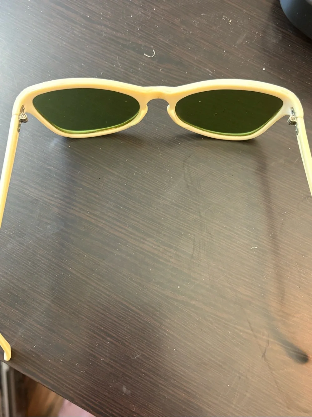 Vtg Italian cat eye sunglasses cream rhinestone accents green lens made in Italy